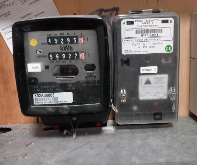 An old-style RTS meter